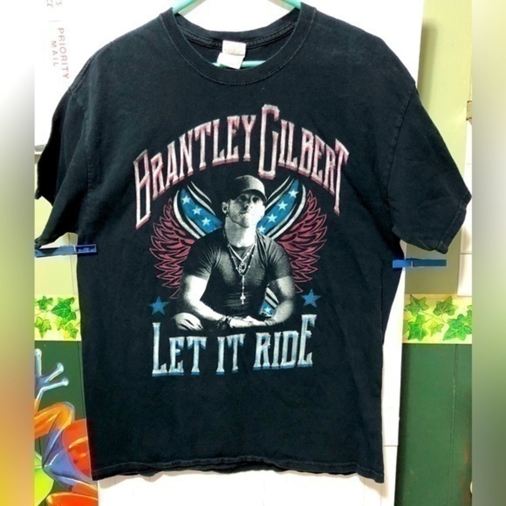 Ⓜ️Brantley Gilbert Let It Ride Tour shirt on Gildan